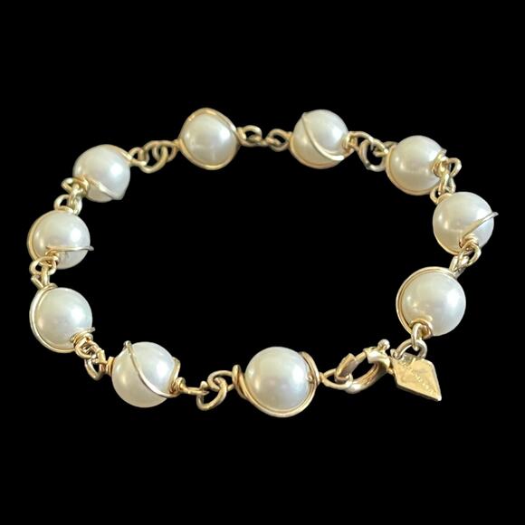 VTG Sarah Coventry c1966 Sim. PEARL BRACELET 7.5" Gold Tone Wrapped Faux Pearls - Picture 1 of 4